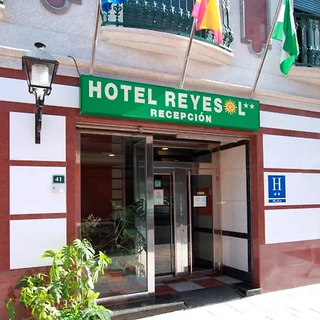 Reyesol Готель