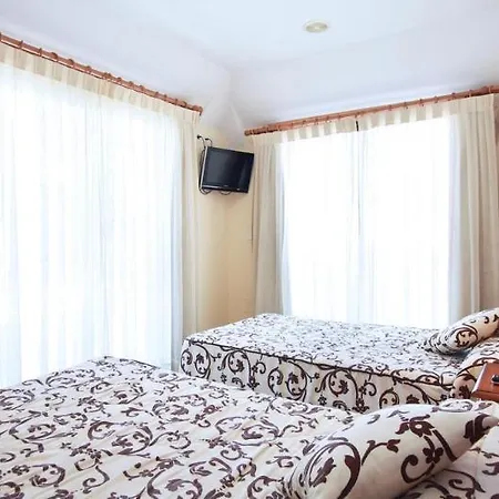 Reyesol Hotell